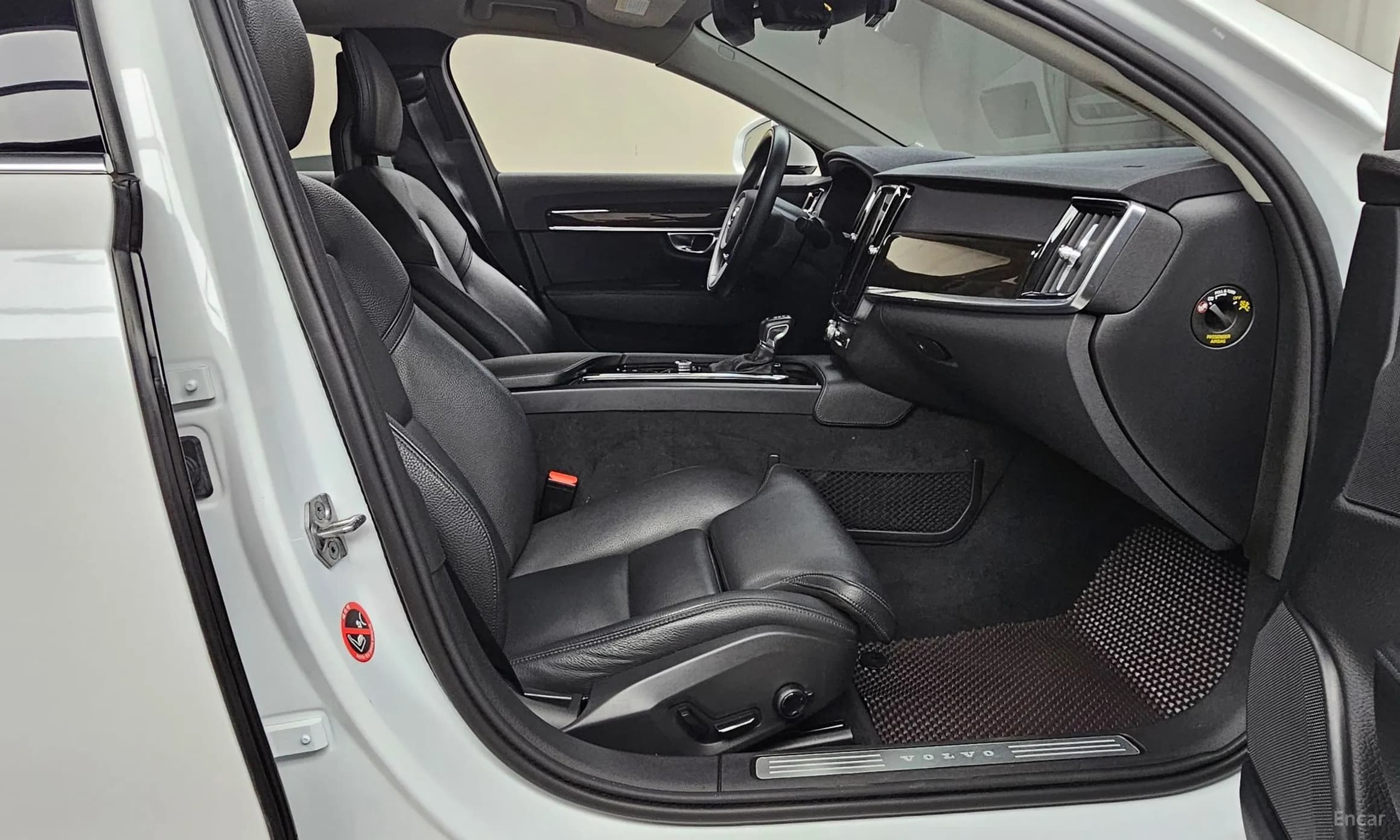 S90
