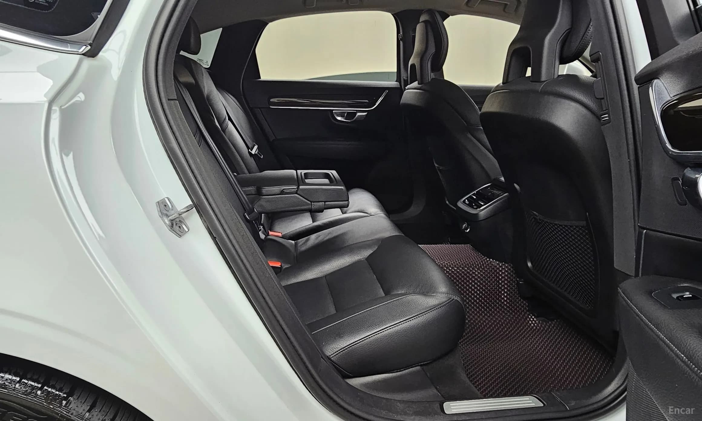 S90