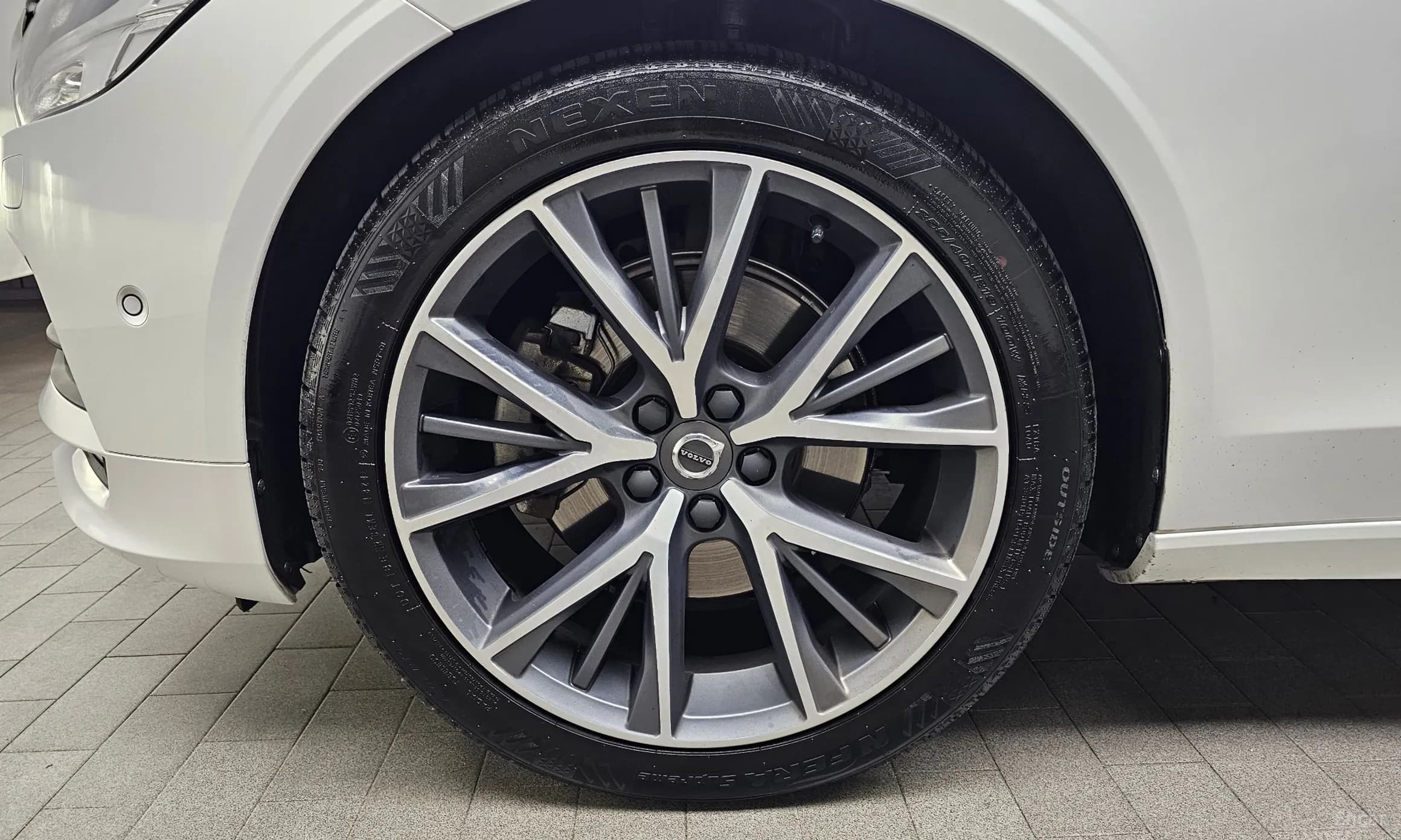 S90