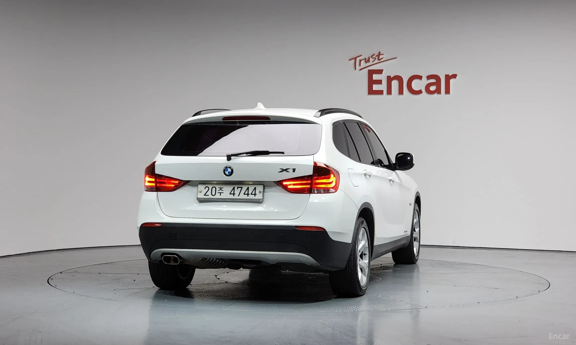 X1 (E84)