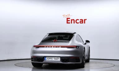 911 (992)