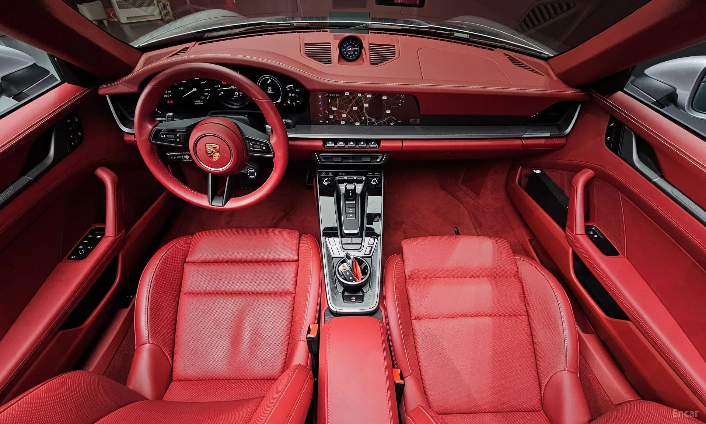 911 (992)