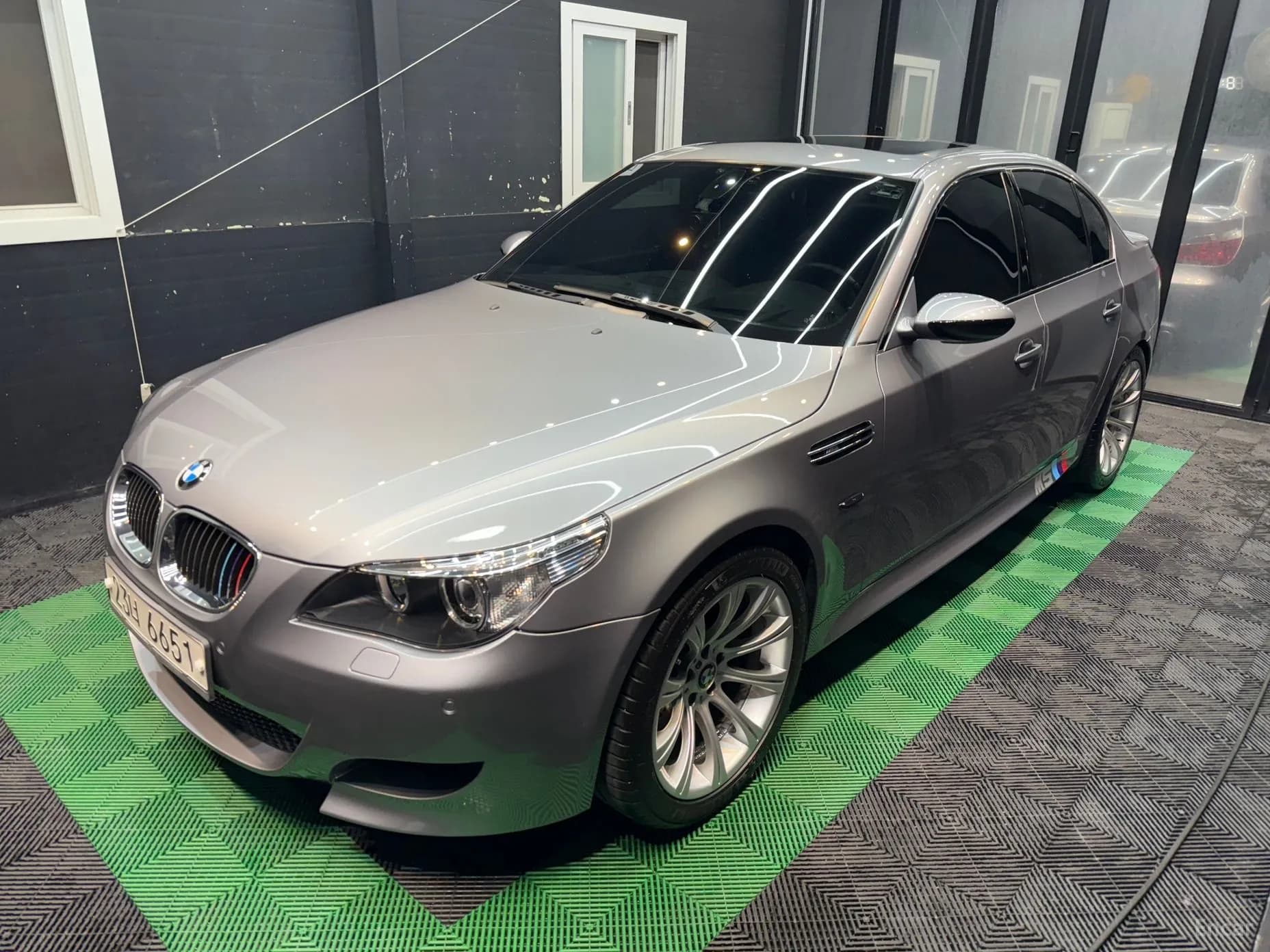 M5 (E60)