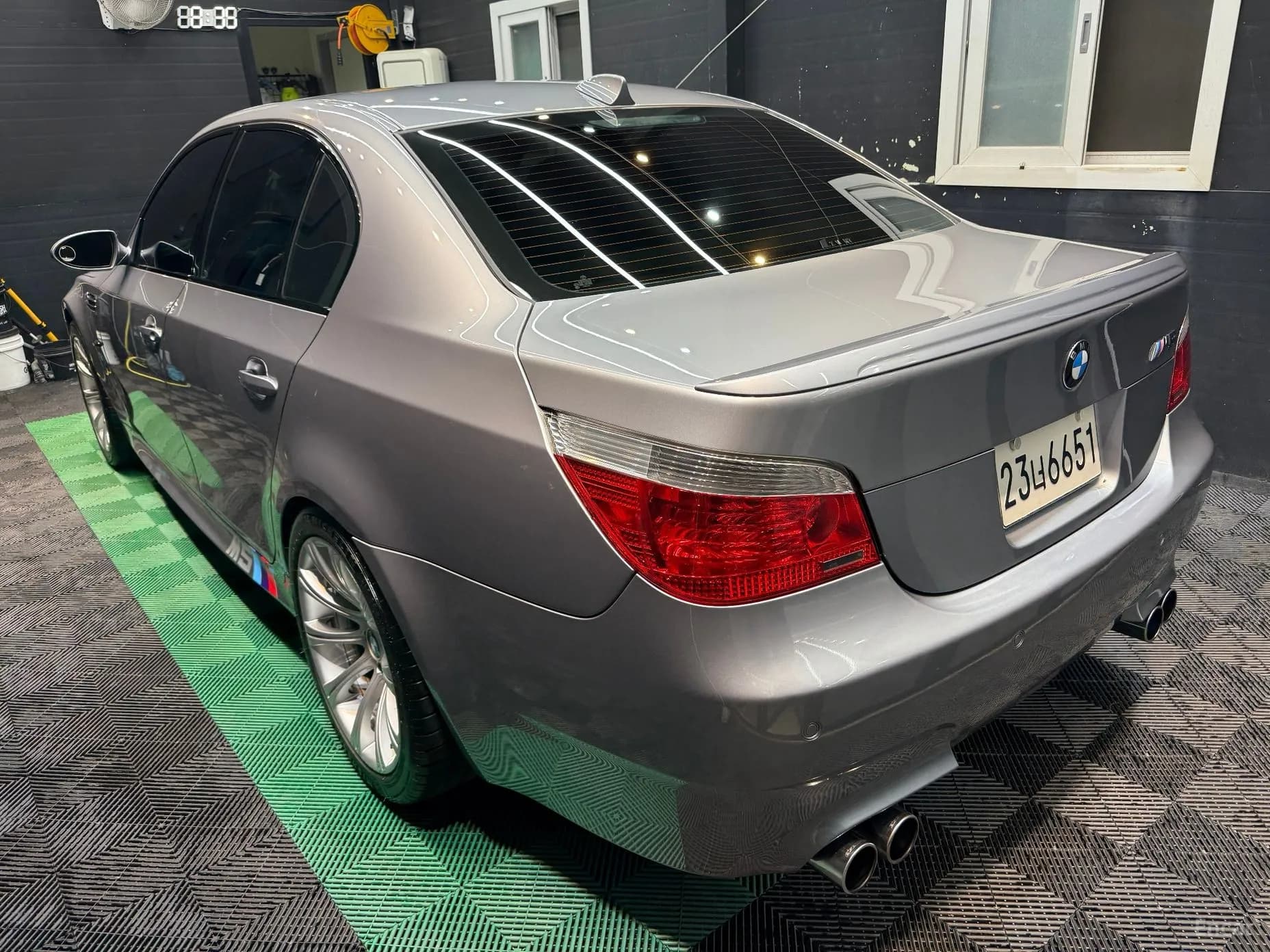 M5 (E60)