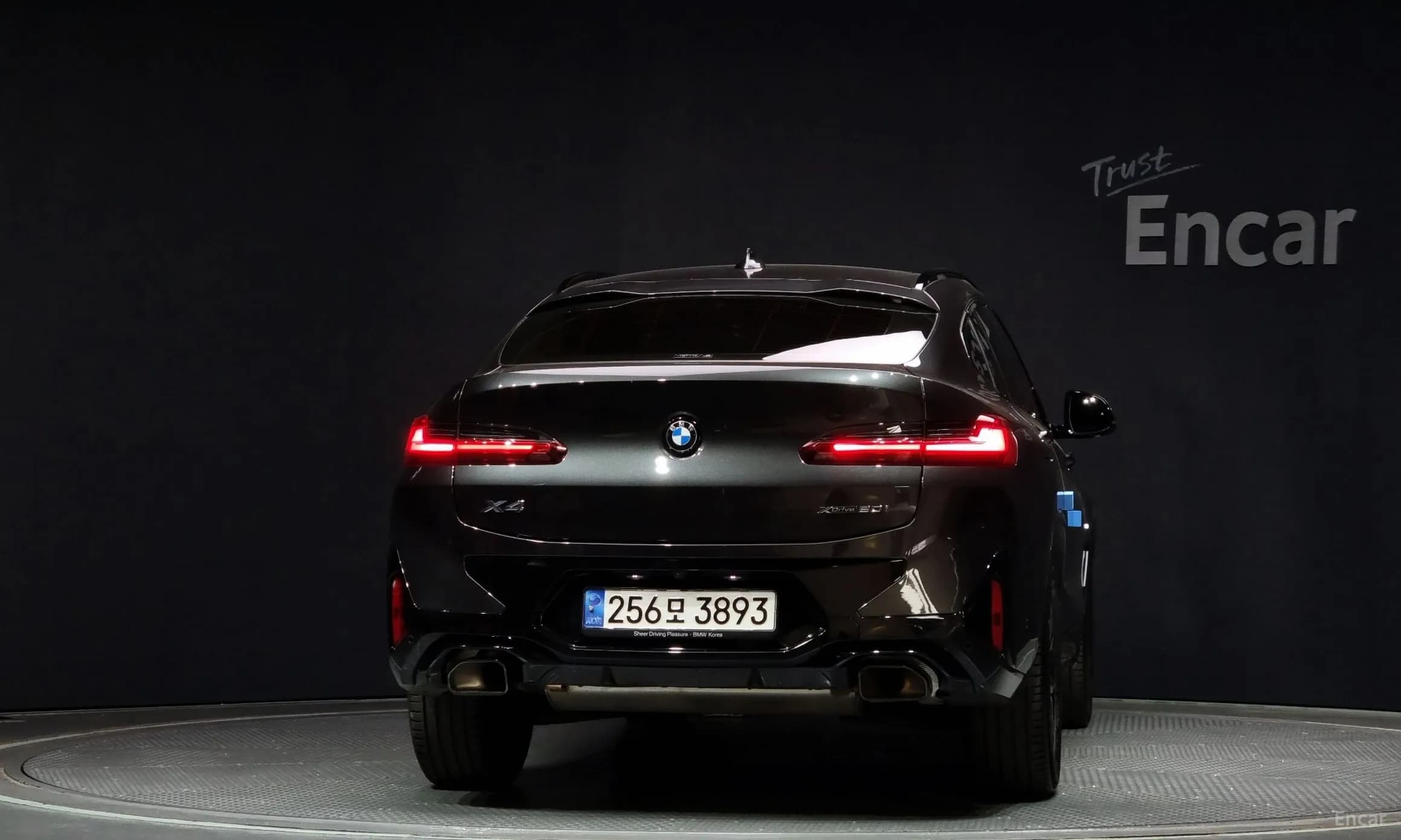 X4 (G02)