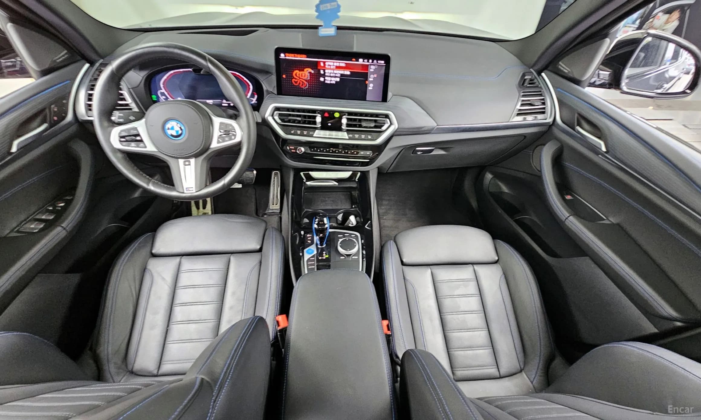 iX3