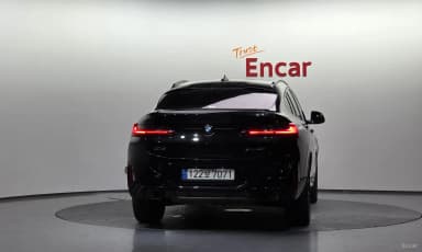 X4 (G02)