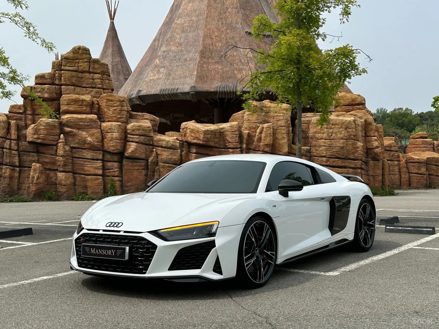 R8 (4S)