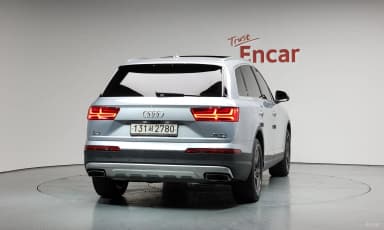Q7 (4M)