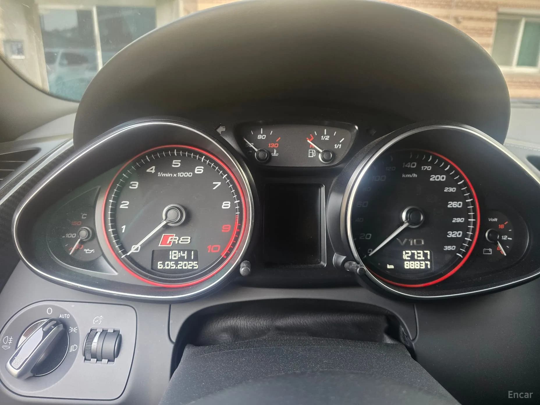 R8