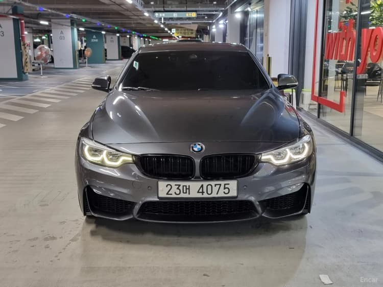 Series 4 (F32)