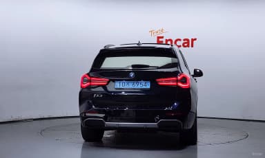 iX3
