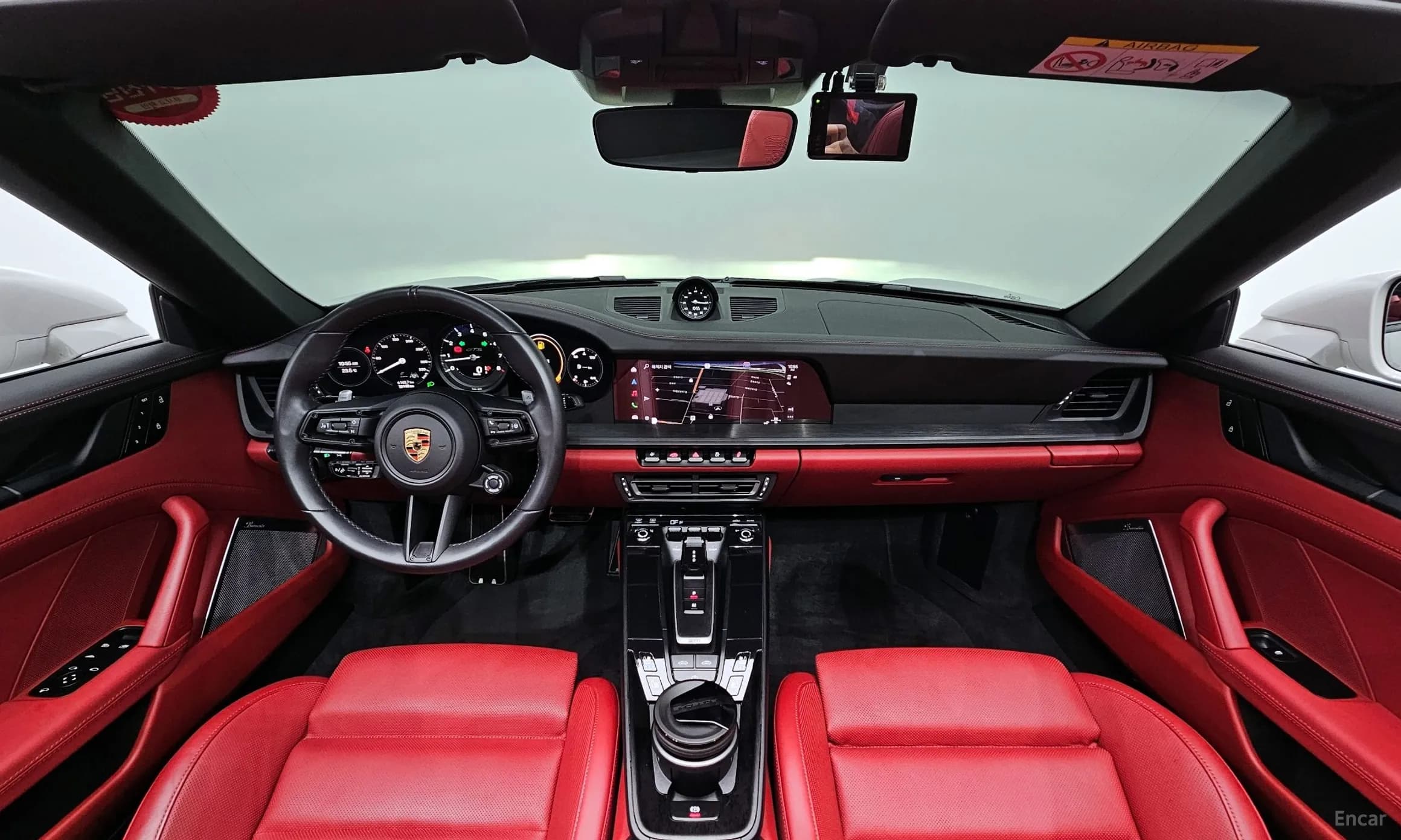 911 (992)