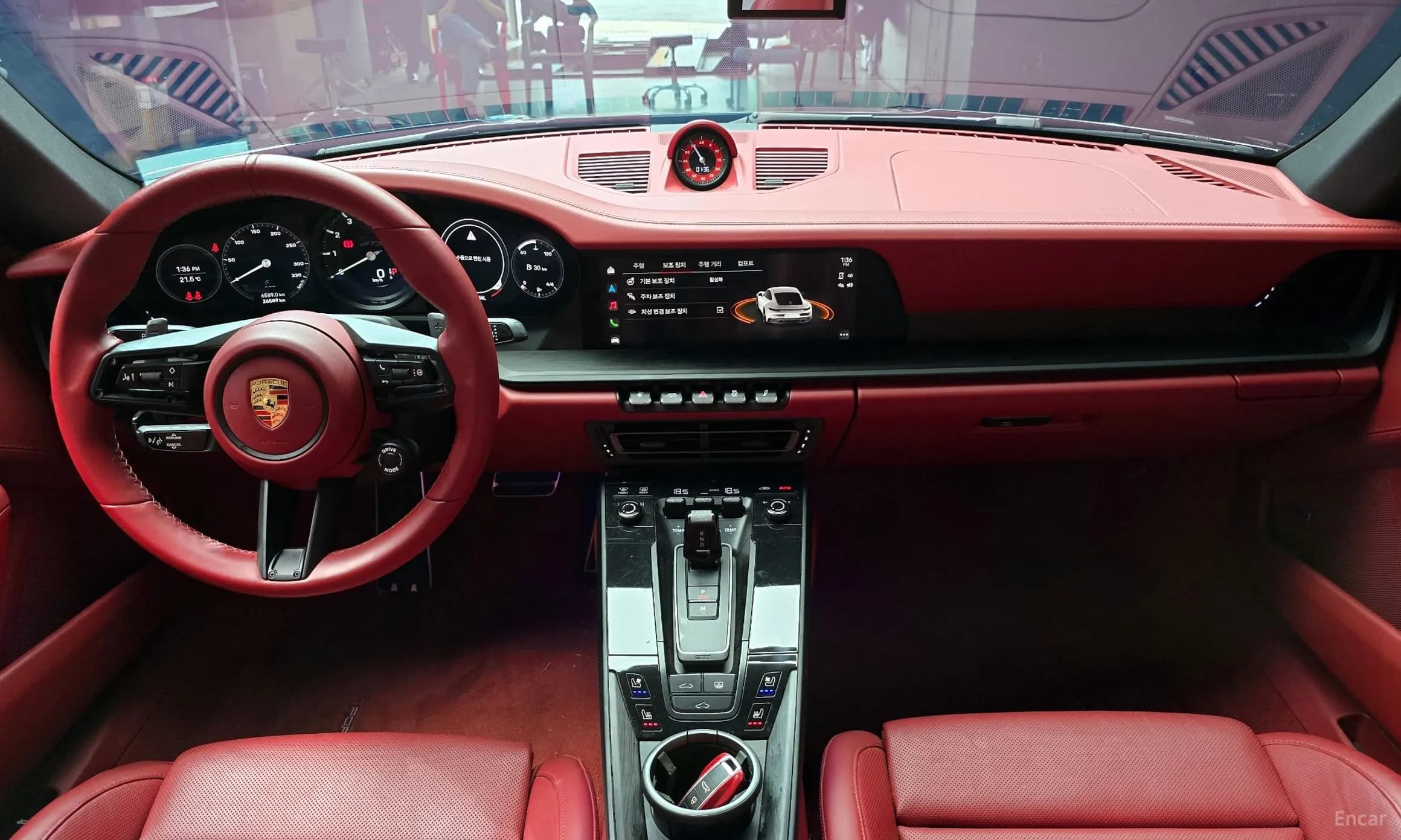 911 (992)