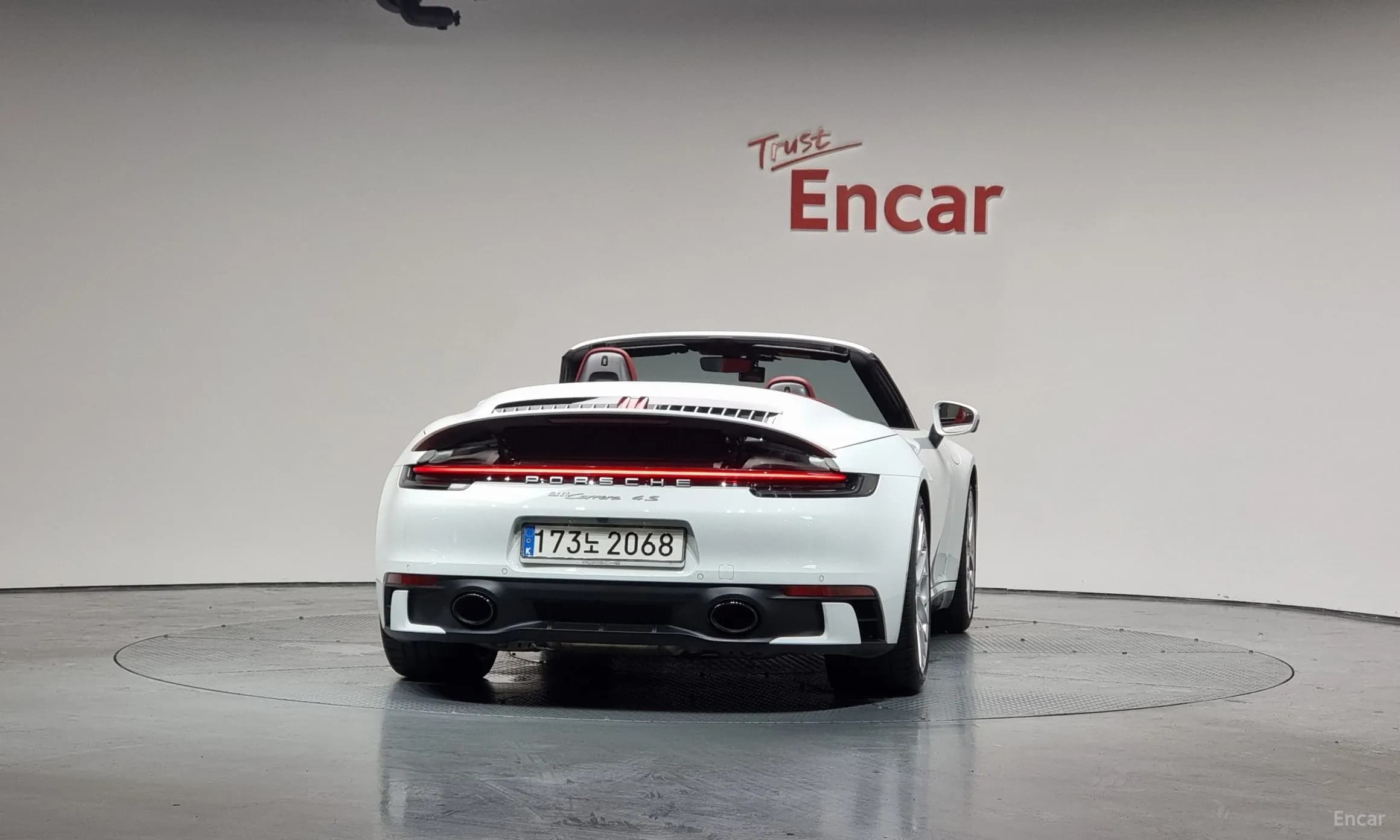 911 (992)