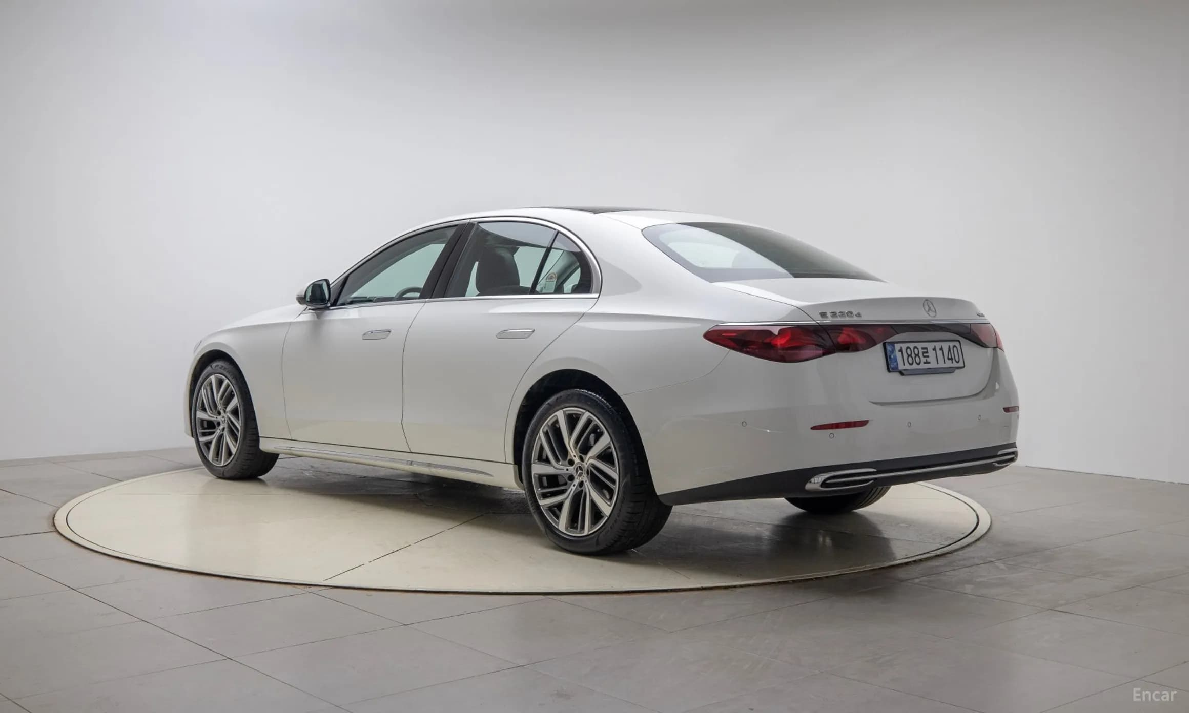 E-Class W214