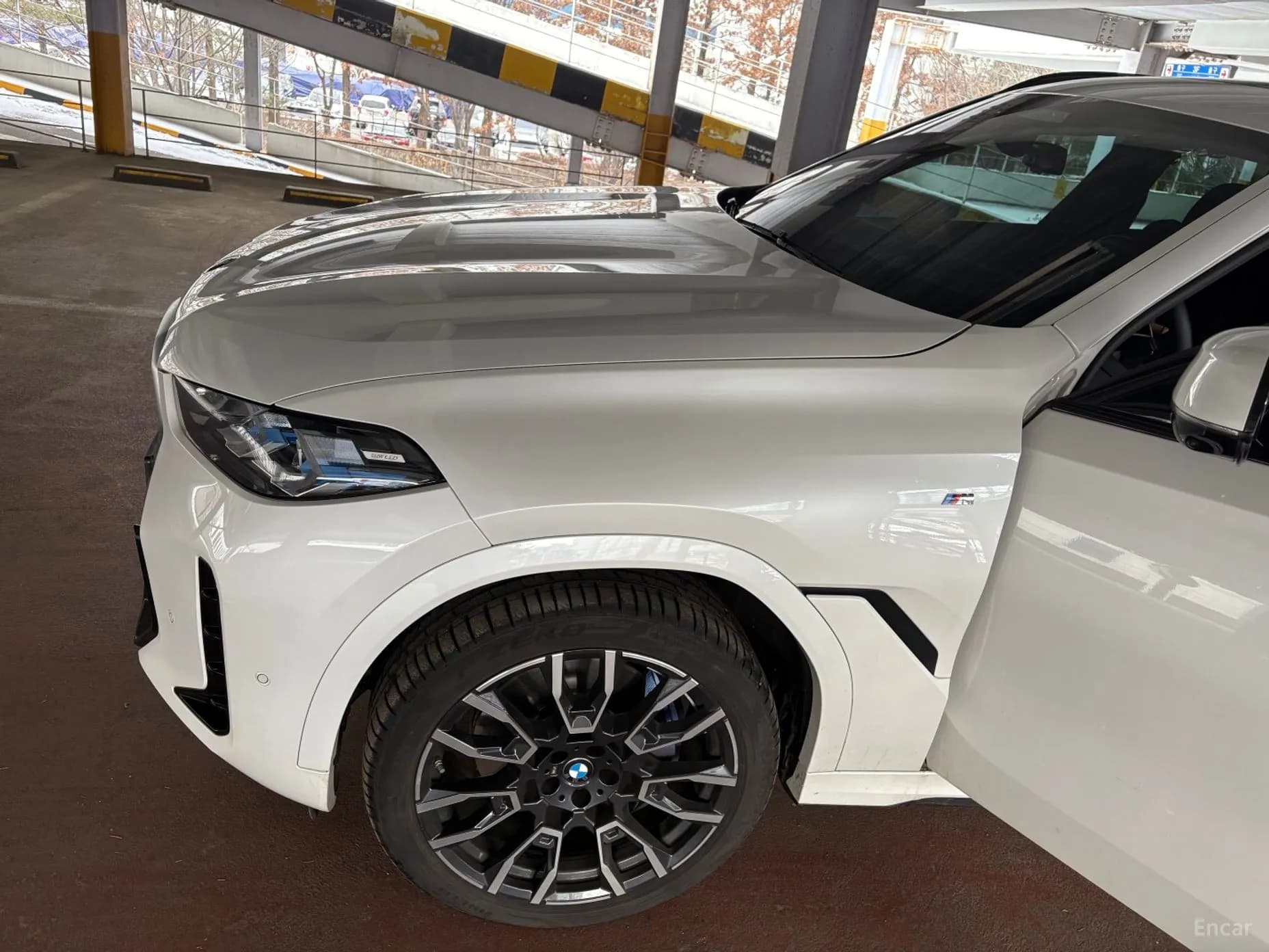 X6 (G06)