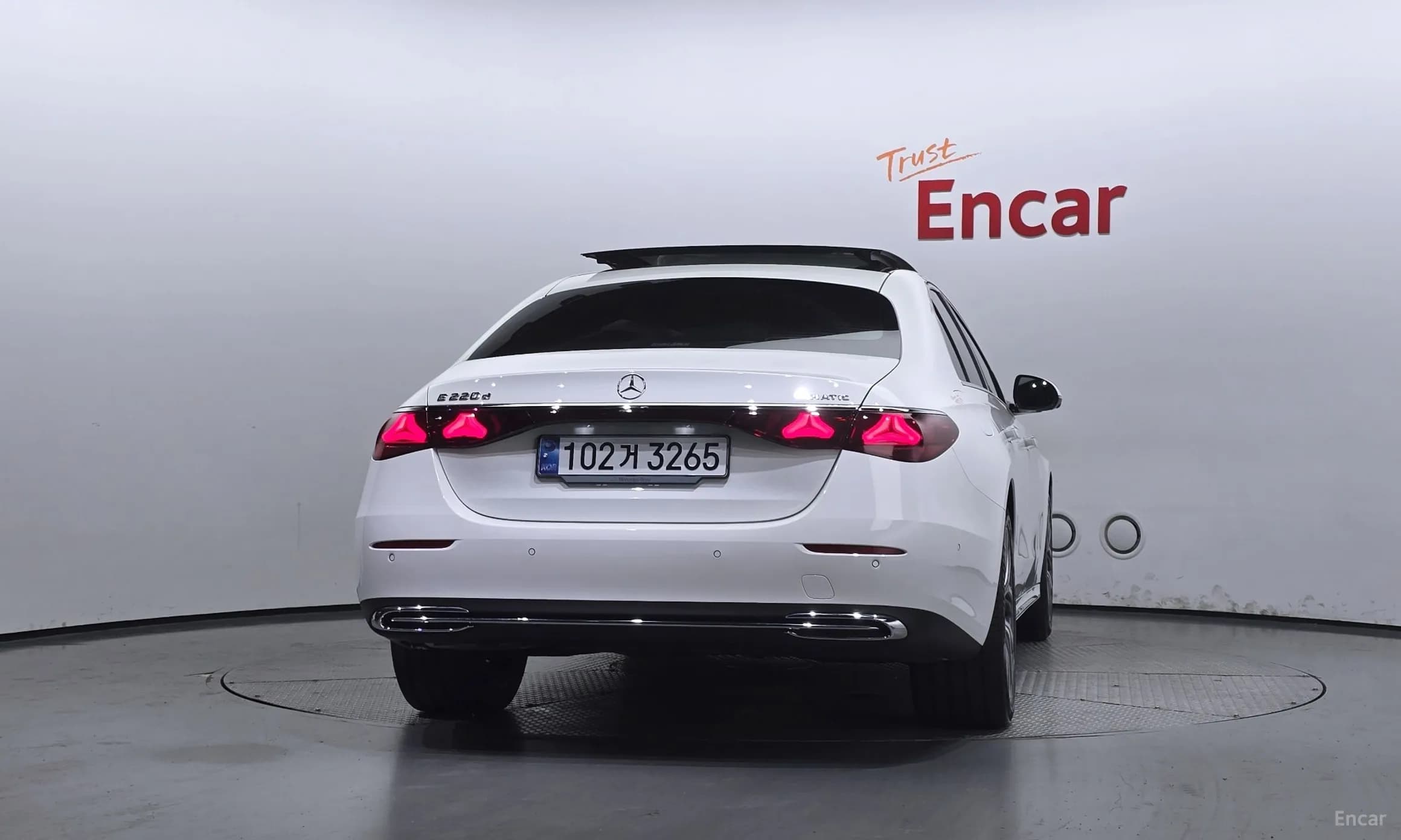E-Class W214