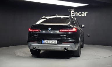 X4 (G02)