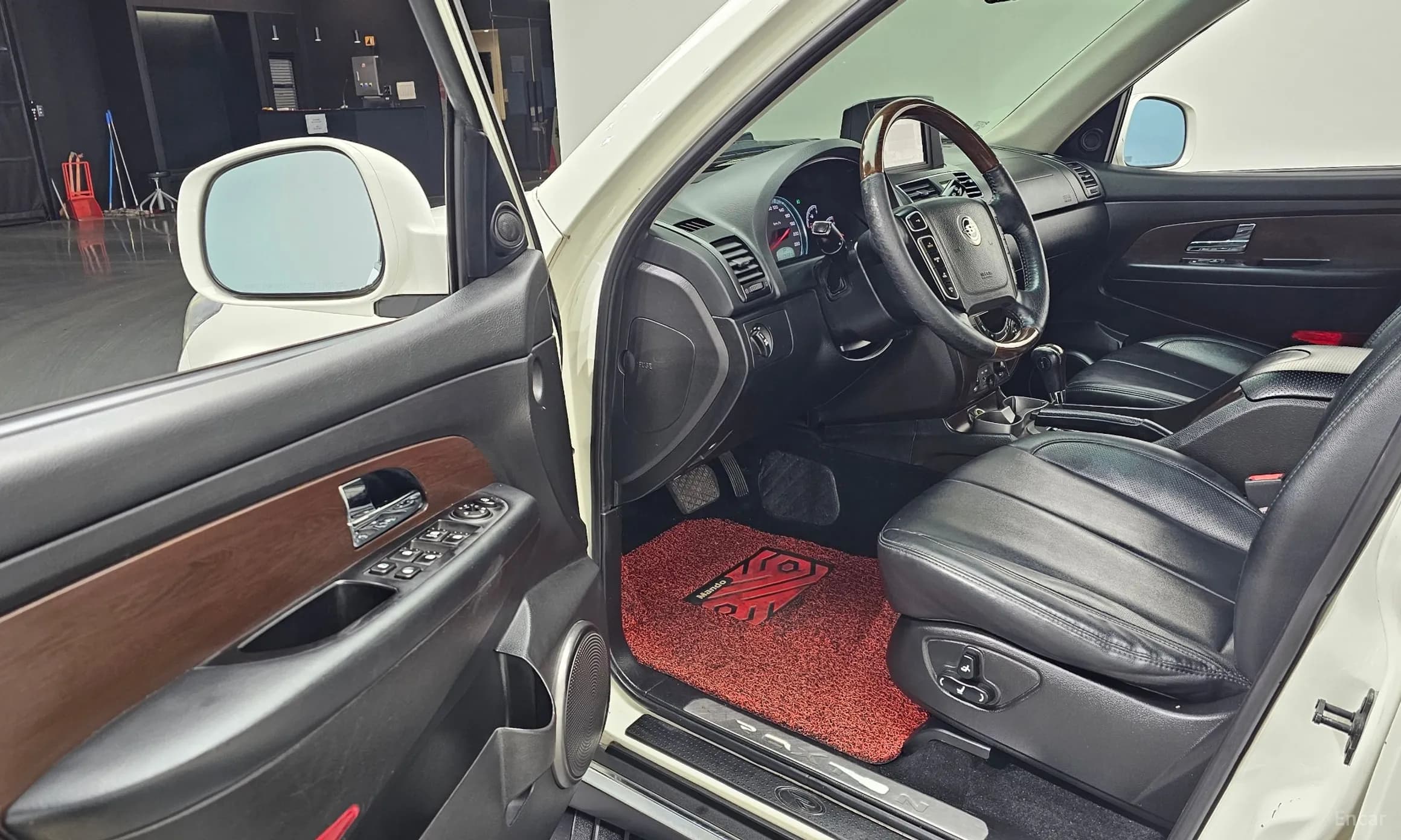 Rexton W