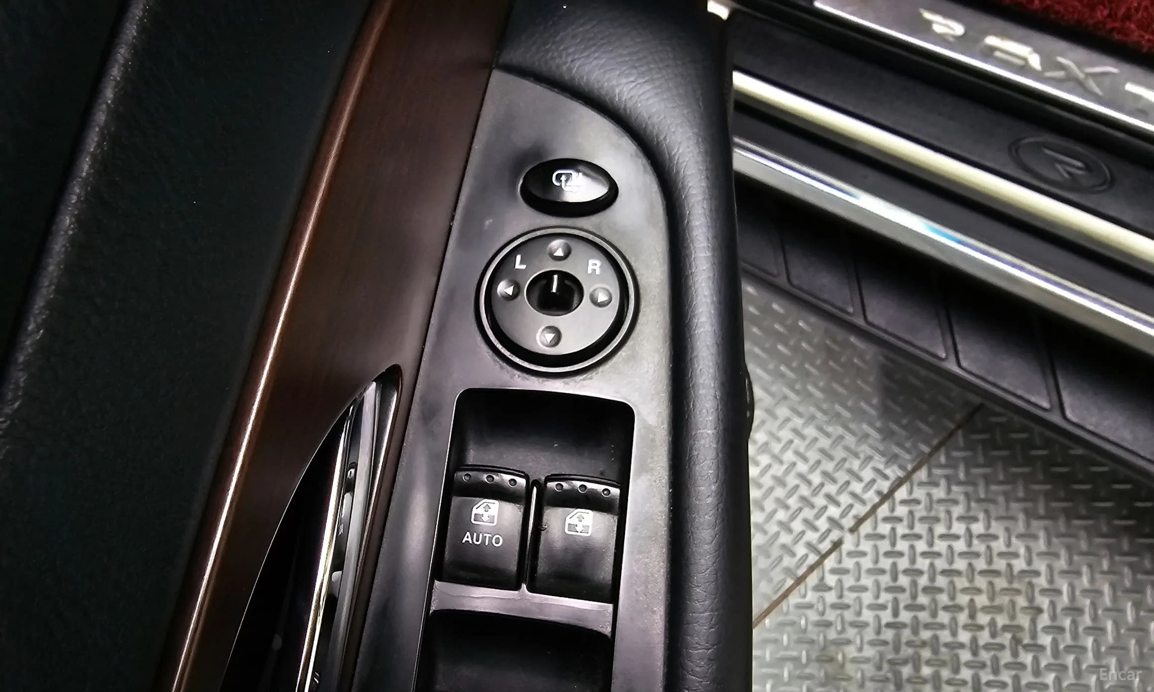 Rexton W