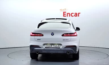 X4 (G02)