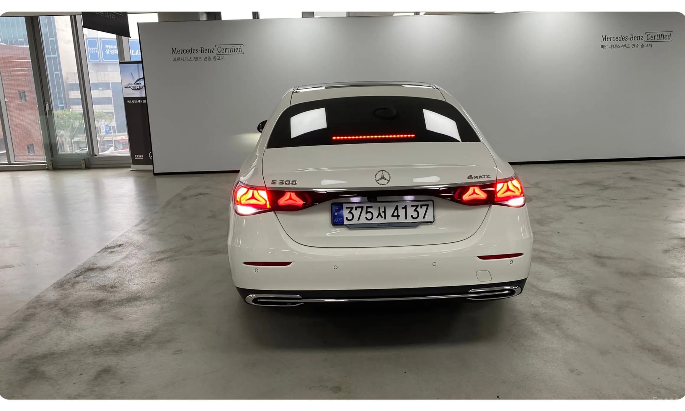 E-Class W214