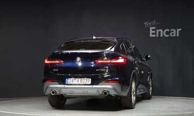 X4 (G02)