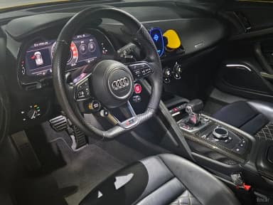 R8 (4S)
