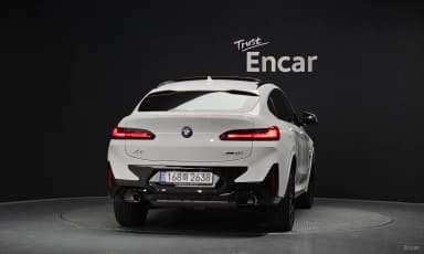 X4 (G02)