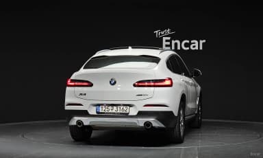 X4 (G02)