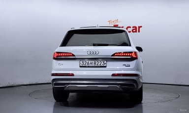 Q7 (4M)