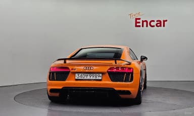 R8 (4S)