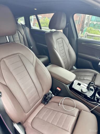 X4 (G02)