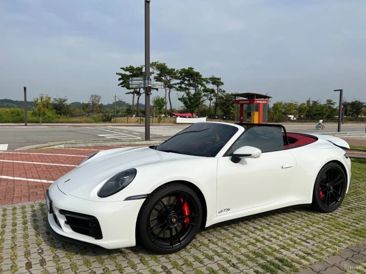 911 (992)