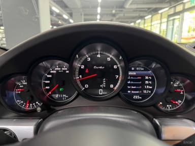 910