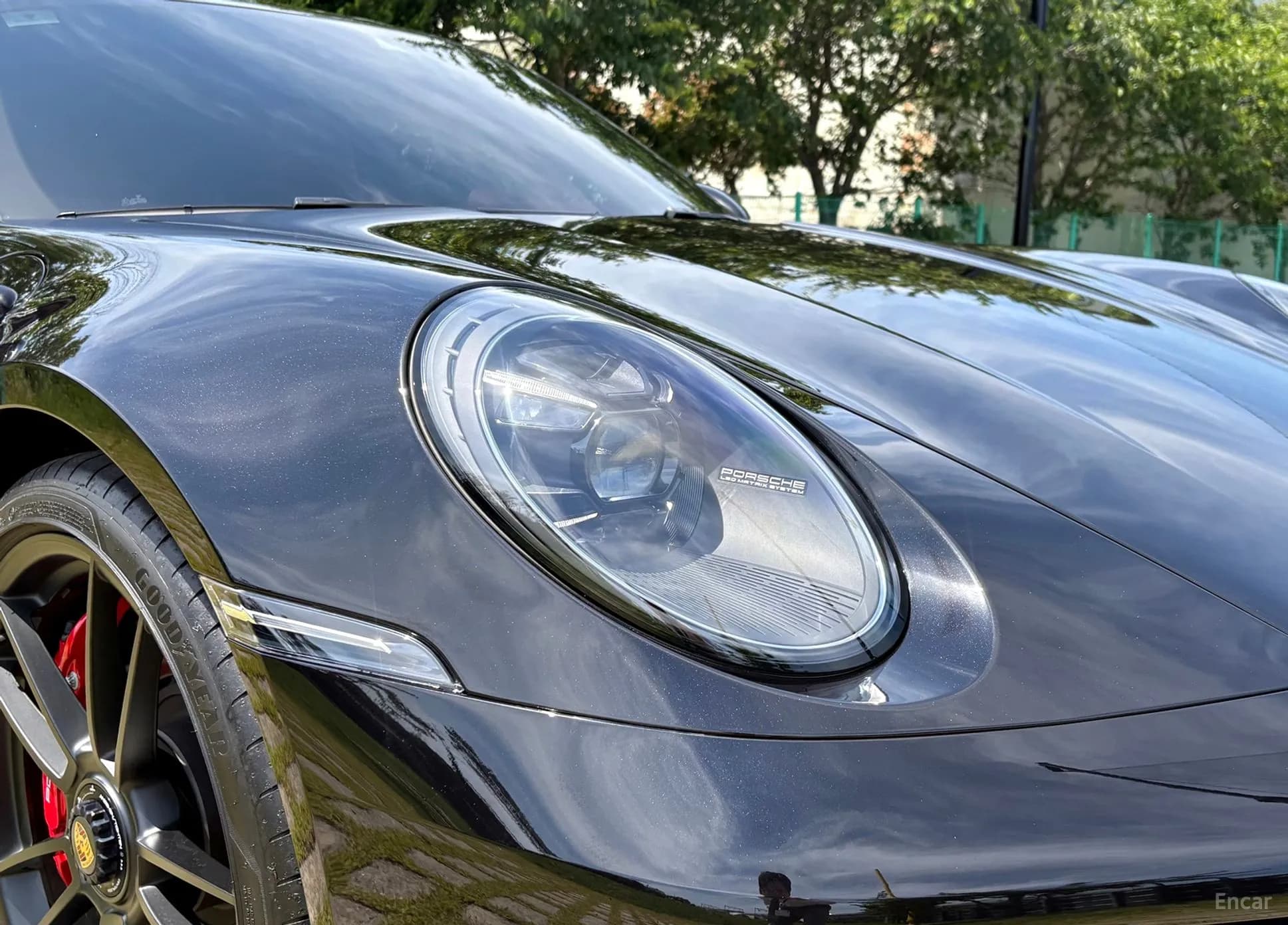 911 (992)