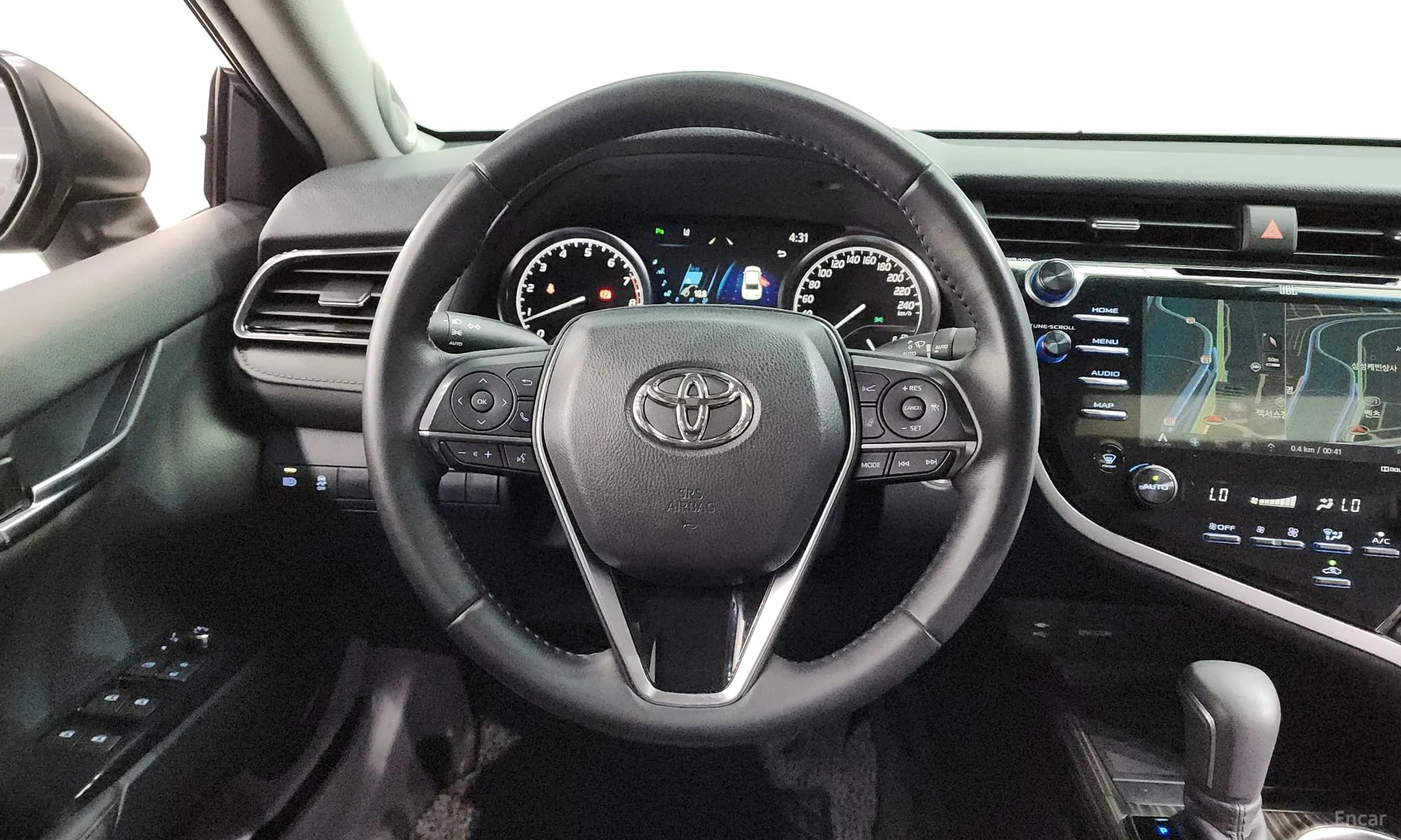 Camry (XV70)