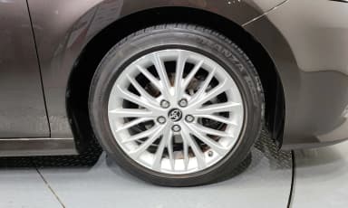 Camry (XV70)
