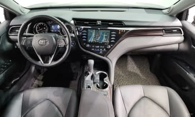 Camry (XV70)