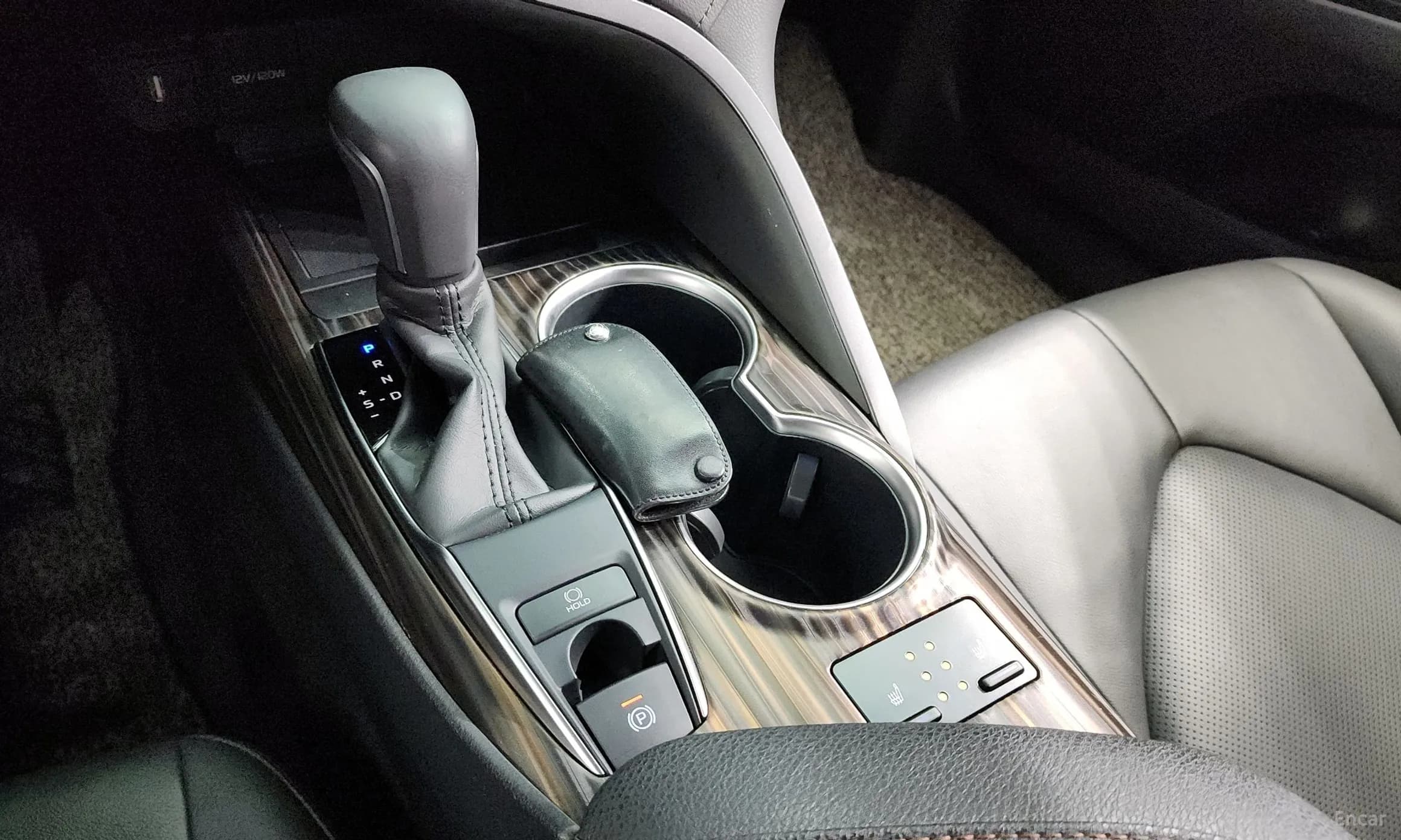 Camry (XV70)