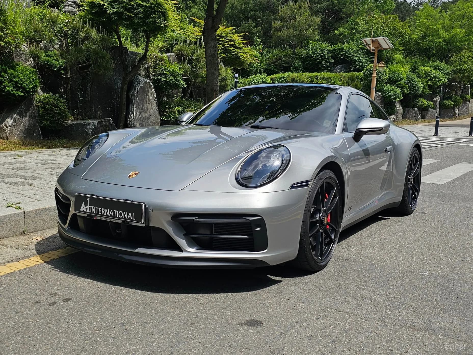 911 (992)