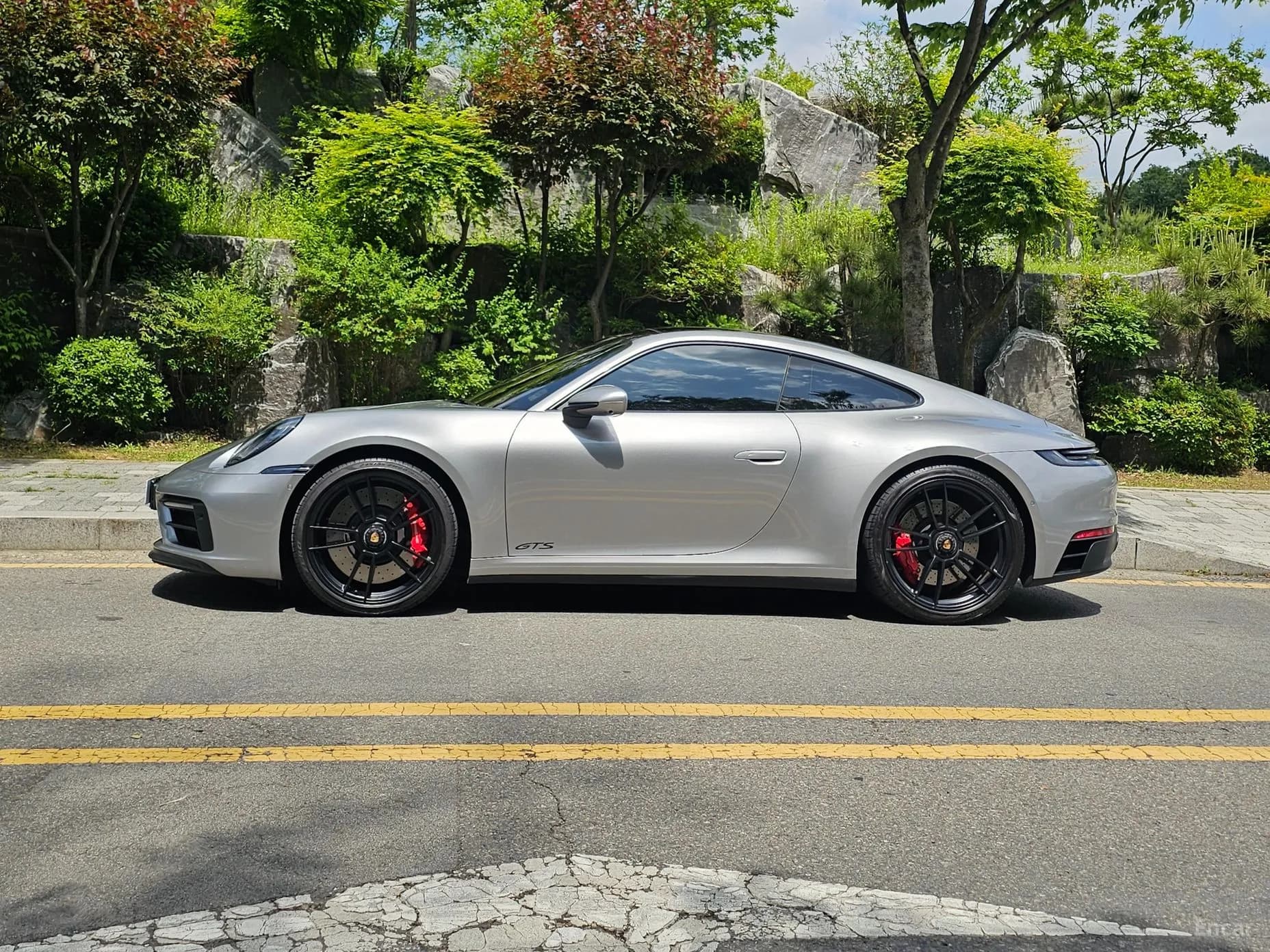 911 (992)