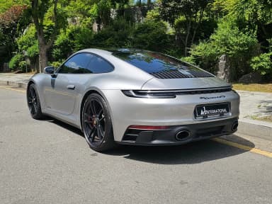 911 (992)