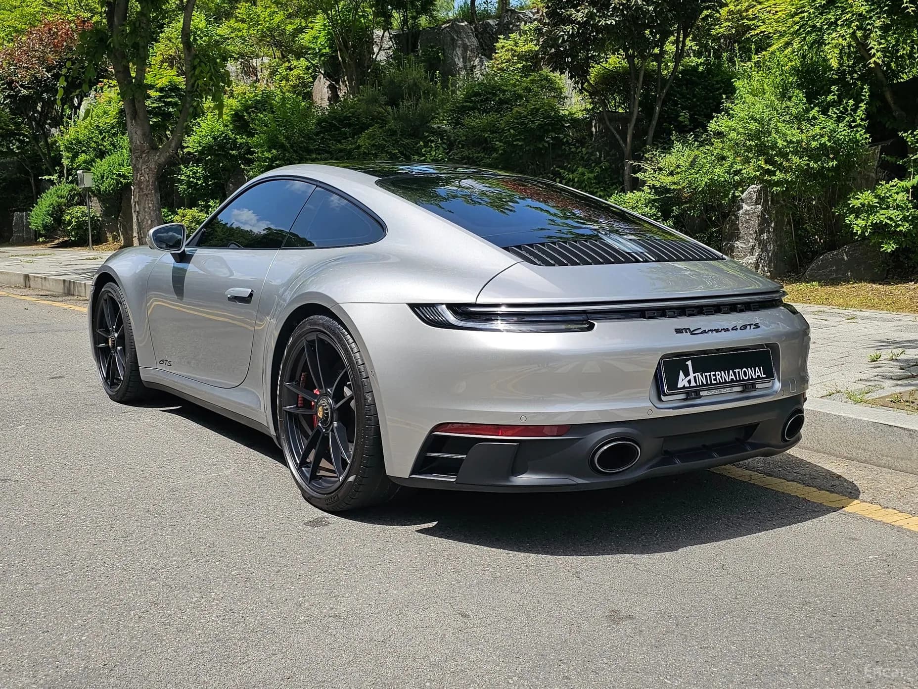 911 (992)