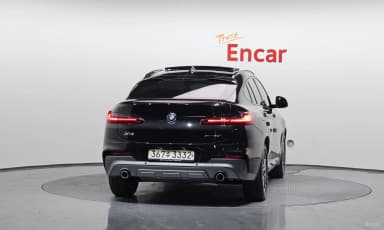 X4 (G02)