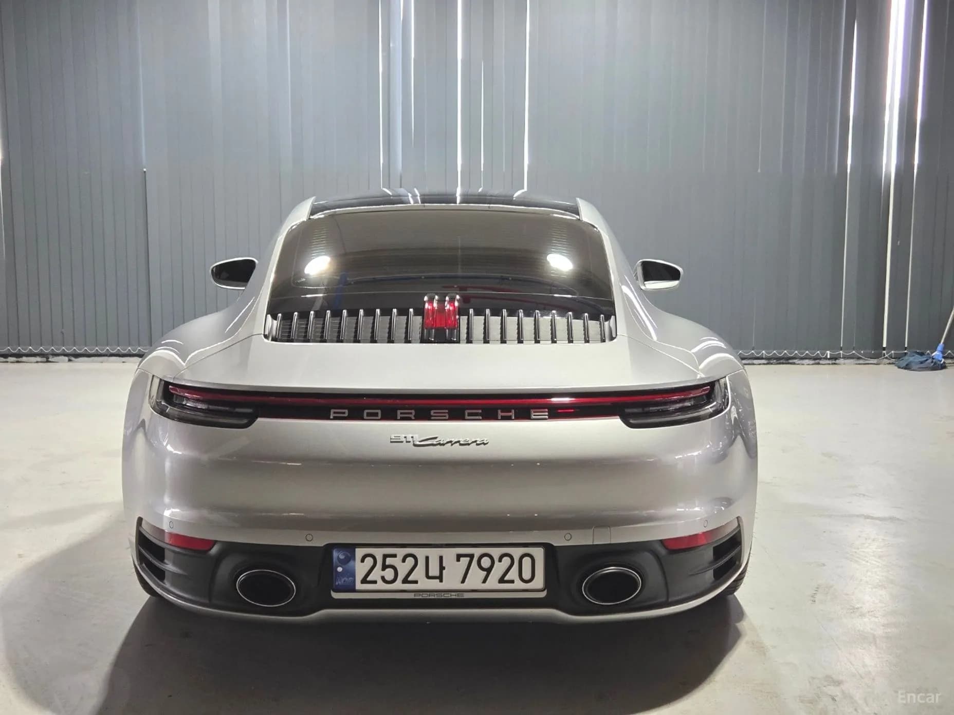911 (992)