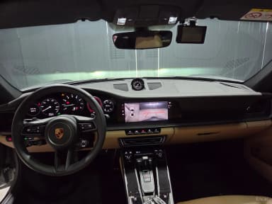 911 (992)