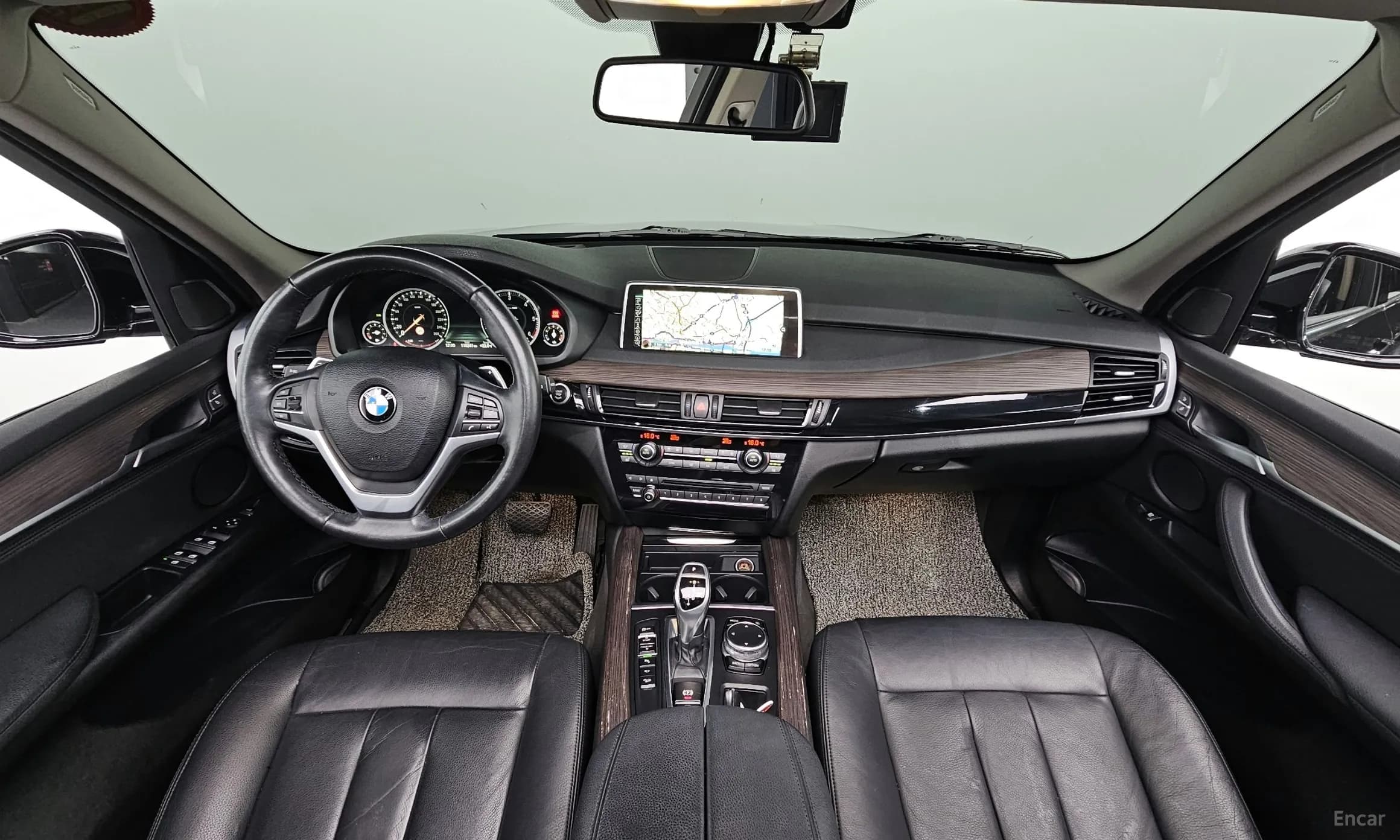 X5 (F15)