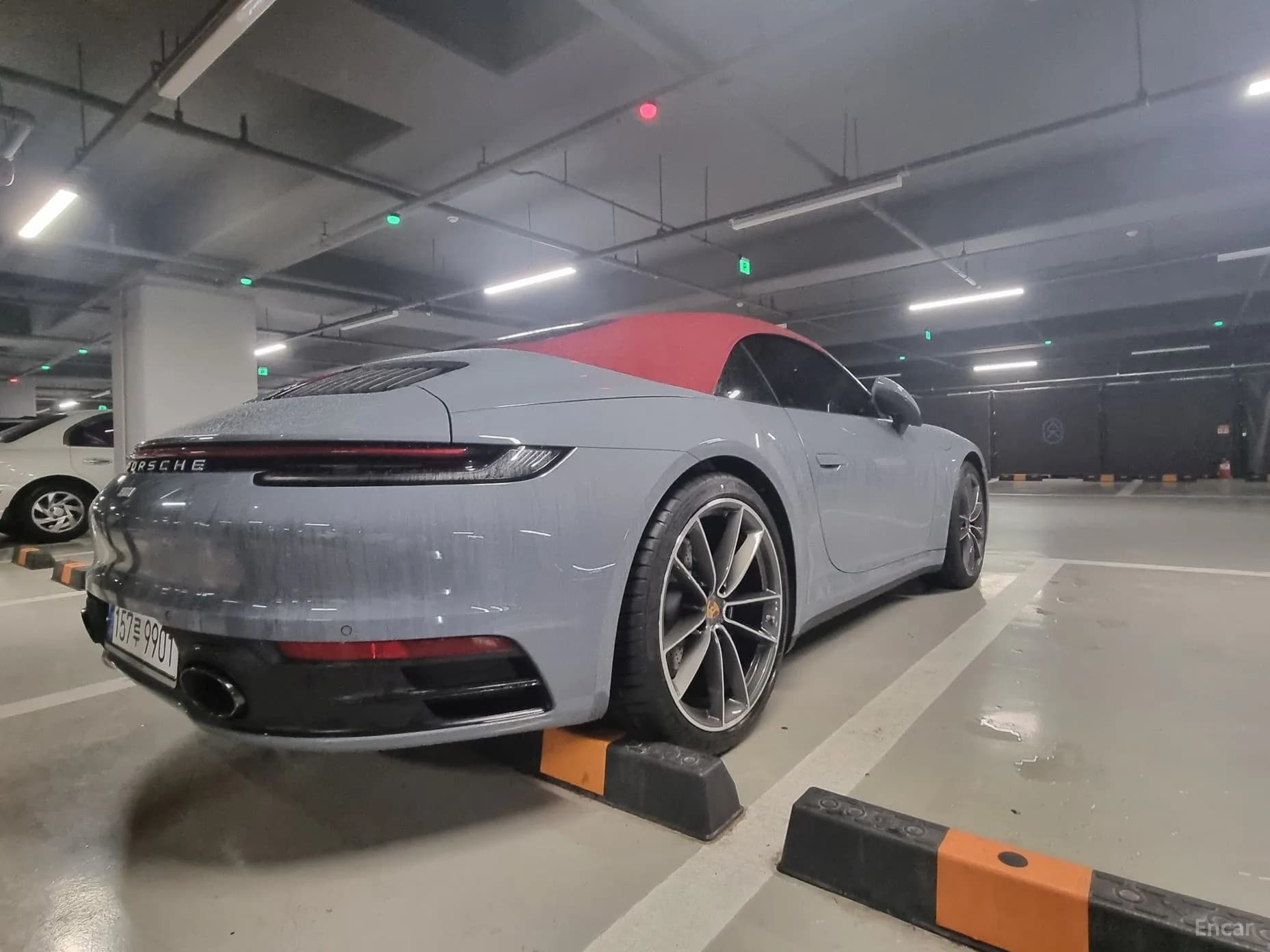911 (992)